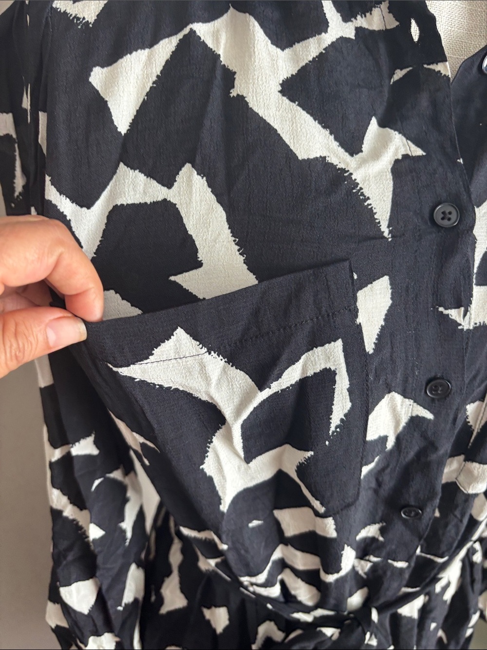 Zara Black and White Abstract Midi Shirt Dress - Picture 4 of 10
